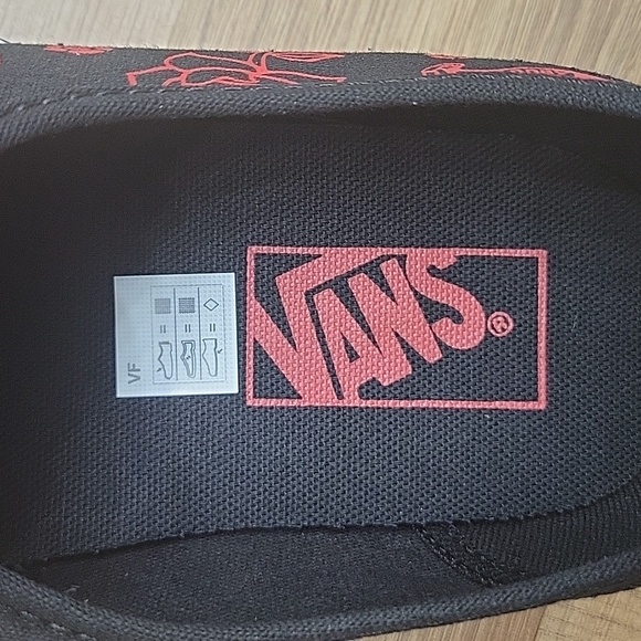 Van's Authentic Brand new in the box authentic. - Picture 9 of 11